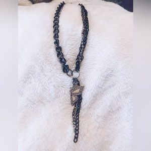 Guess butterfly charm necklace🦋